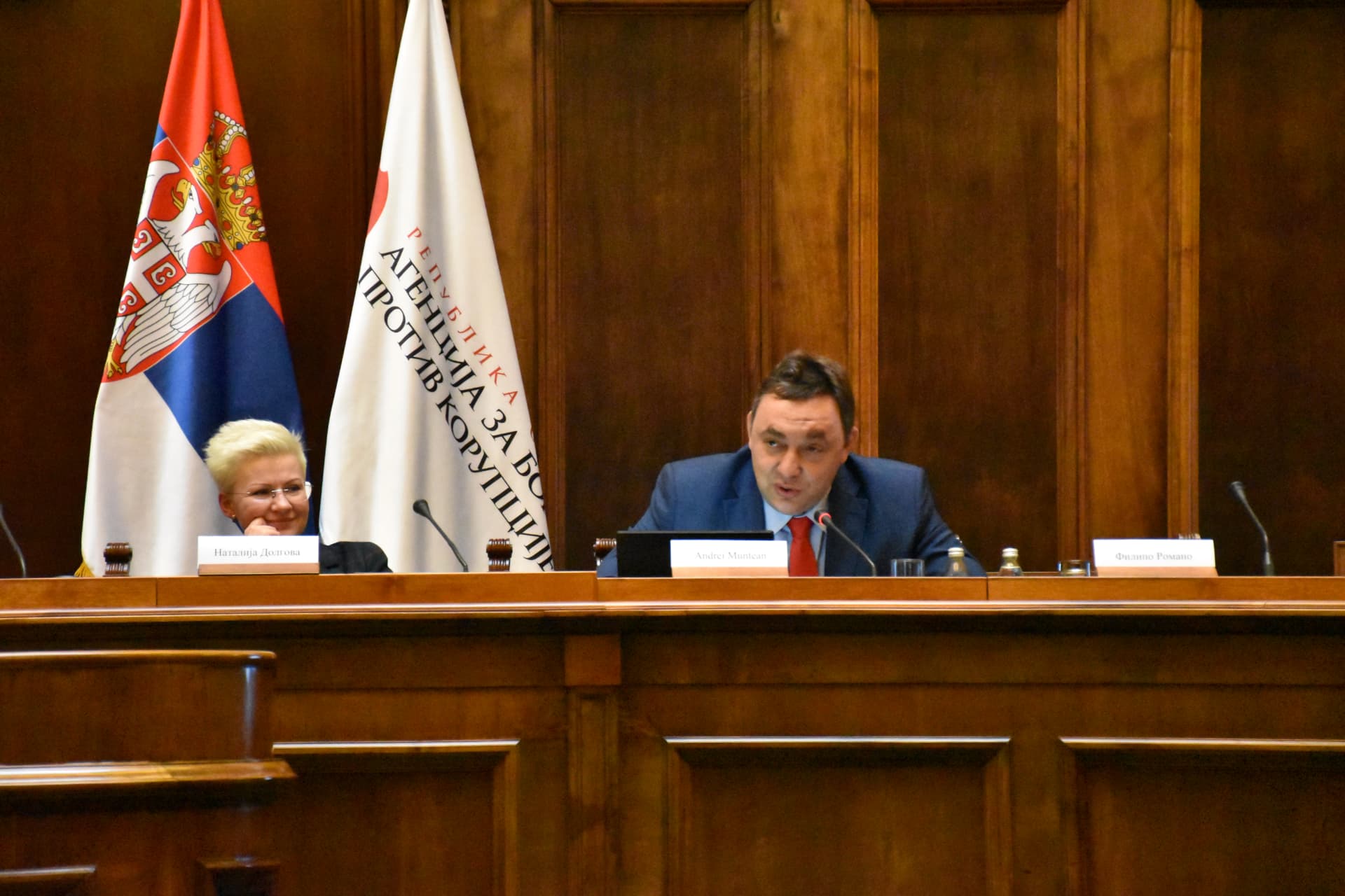 Andrei Muntean chairing an anti-corruption conference panel